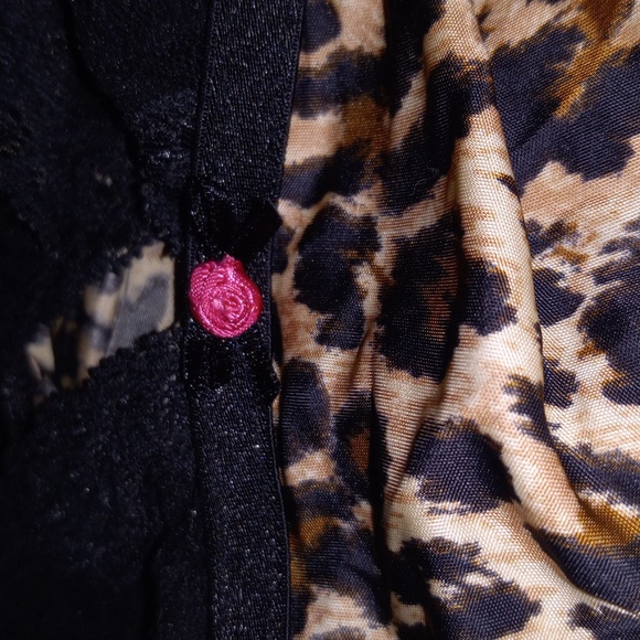 Victoria's Secret Black Lace Cheetah Nightie - Picture 7 of 9